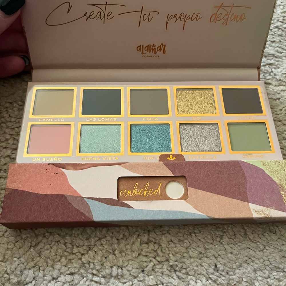Alamar Eyeshadow Palette - Picture 4 of 4